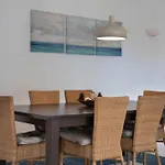 16 Centeanes - Fabulous Location Just Short Walk T *