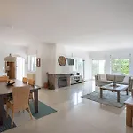 16 Centeanes - Fabulous Location Just Short Walk T