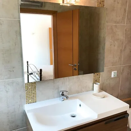 16 Centeanes - Fabulous Location Just Short Walk T Villa