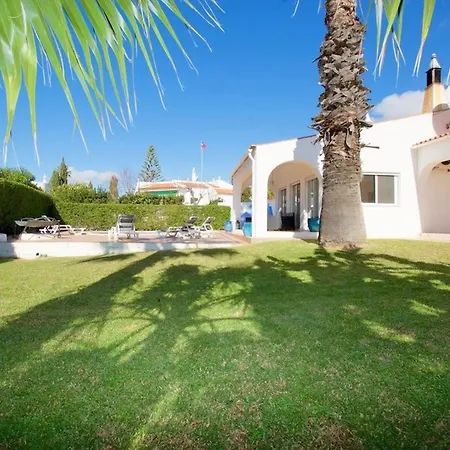 Villa 16 Centeanes - Fabulous Location Just Short Walk T Carvoeiro (Lagoa)