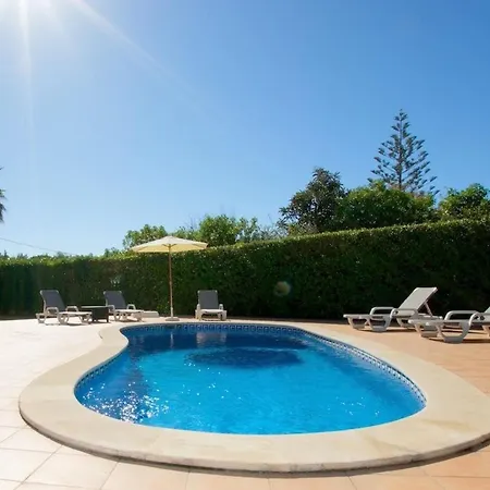 16 Centeanes - Fabulous Location Just Short Walk T Villa *