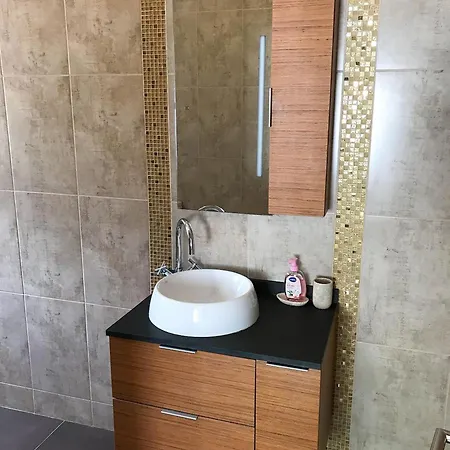 16 Centeanes - Fabulous Location Just Short Walk T Villa *