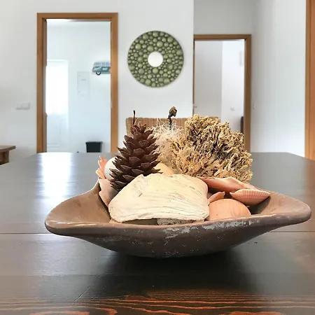 16 Centeanes - Fabulous Location Just Short Walk T *