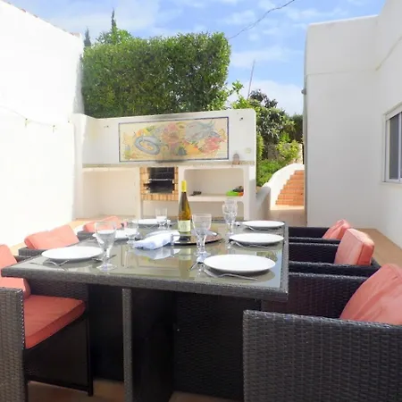 16 Centeanes - Fabulous Location Just Short Walk T